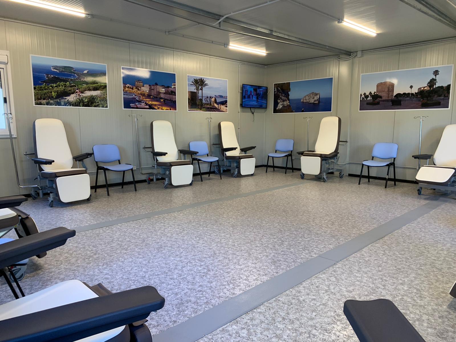 Alghero Ospedale Civile, nuove poltrone nella sala d'attesa