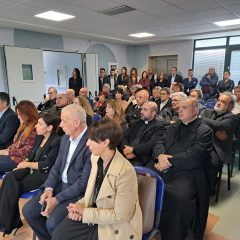 Un momento della cerimonia di inaugurazione dell'Hospice di Ploaghe