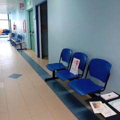 Posto occupato: la hall della sede del Distretto di Alghero