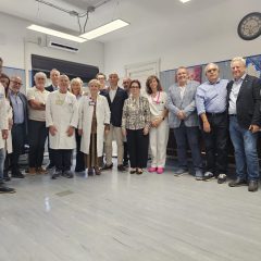 Un momento della cerimonia di donazione